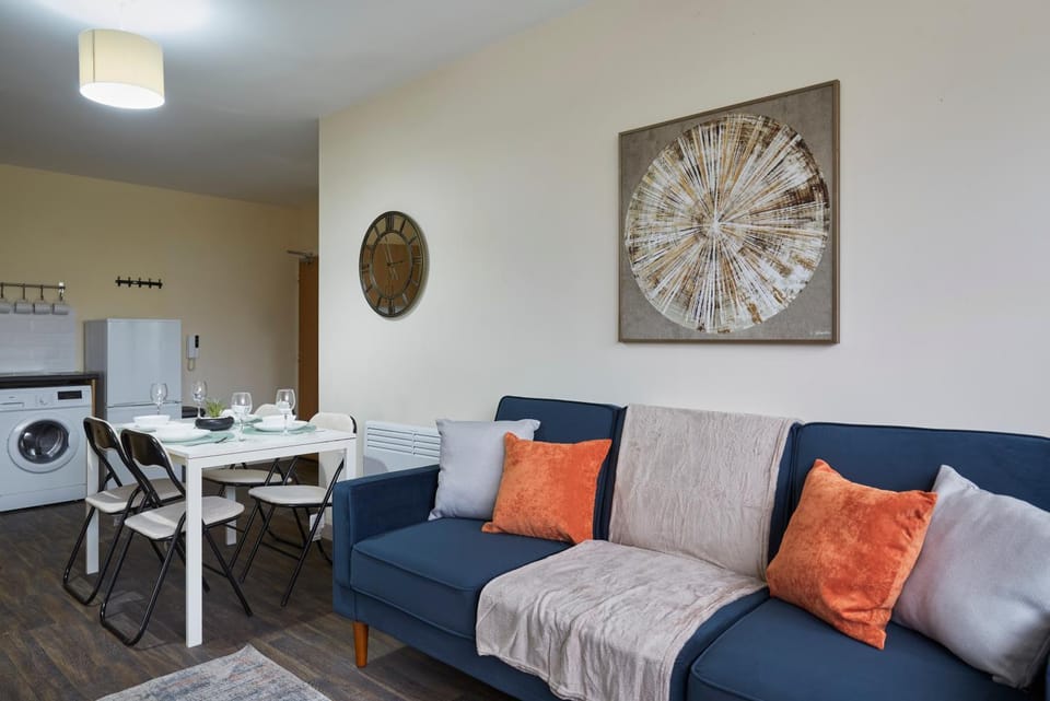 Living room, Seating area, Dining area, washing machine, dryer