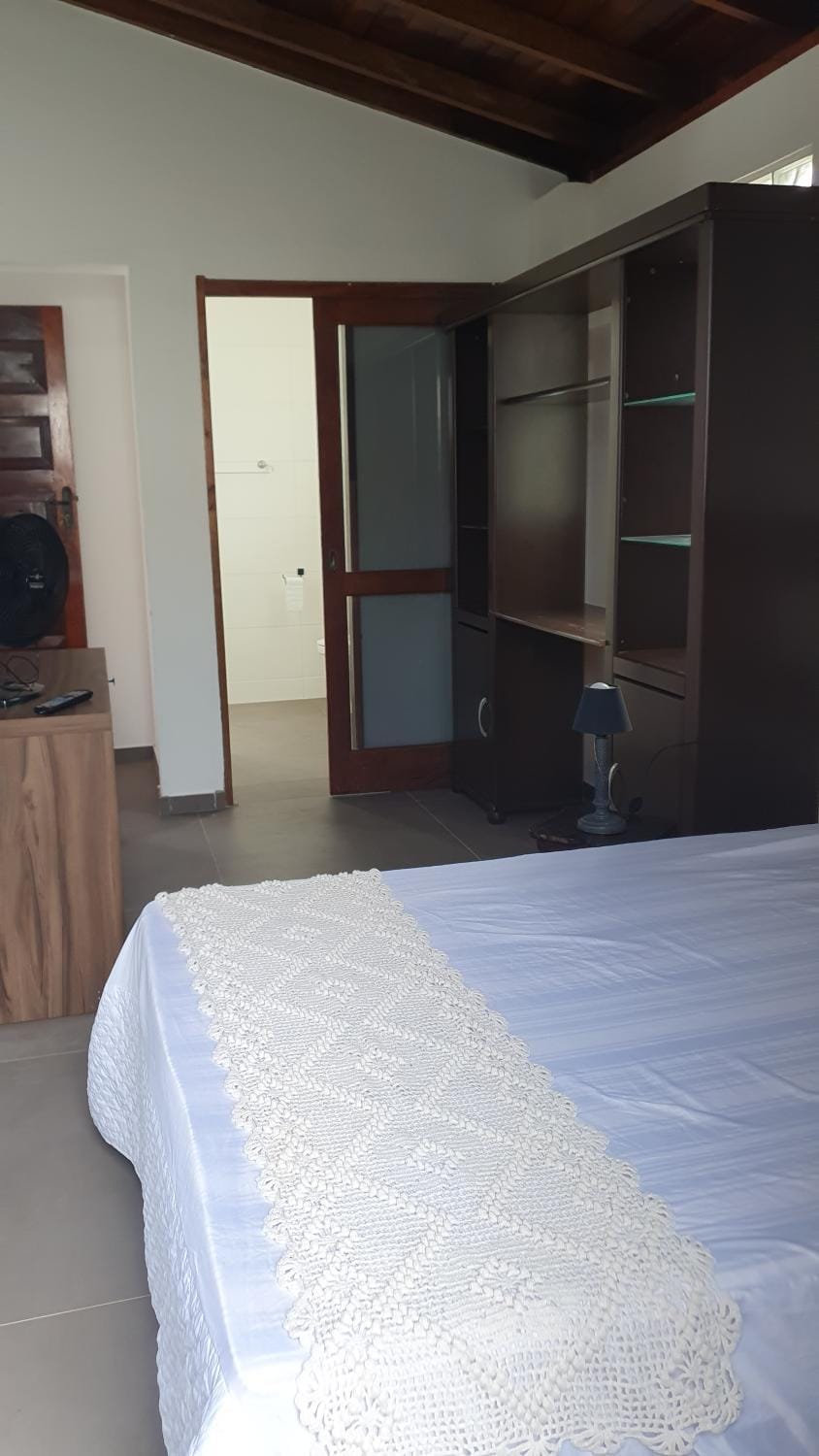 Suíte 2 andar com ventilador Bed and Breakfast in Florianopolis