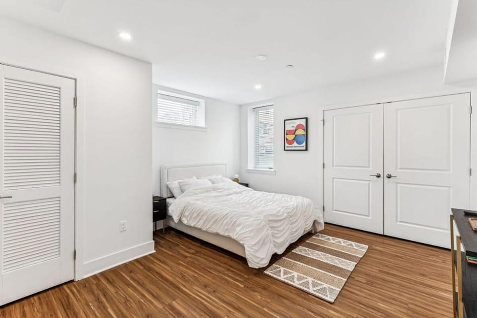 Modern 3BR Walk to Museums Apartment in Philadelphia