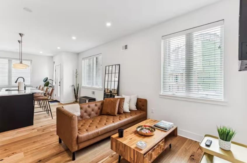 Modern 3BR Walk to Museums Apartment in Philadelphia