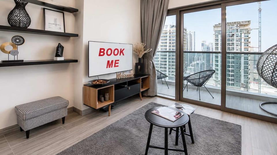 Free housekeeping visits during your stay - StayShort - Remarkable 1BR in JLT - Sleeps 4 House in Dubai