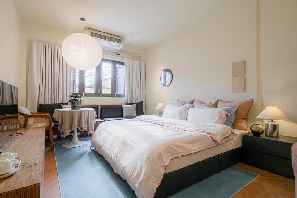 Bed, TV and multimedia, Photo of the whole room, Seating area
