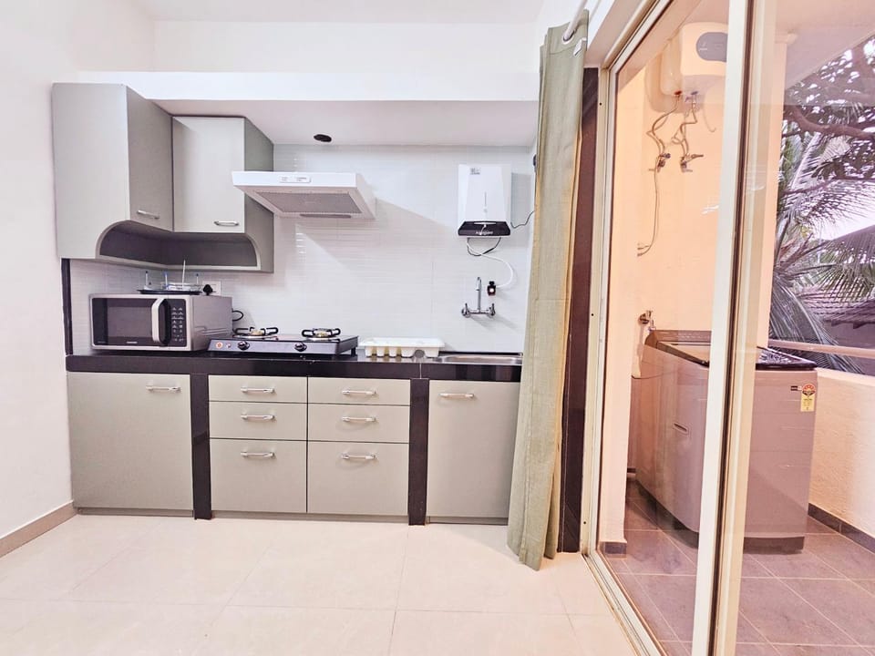 Kitchen or kitchenette, oven, stove
