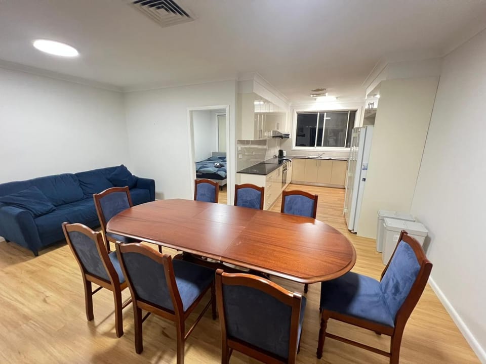 Comfortable Queen Room in Quiet Home - BP3 Vacation rental in Sydney