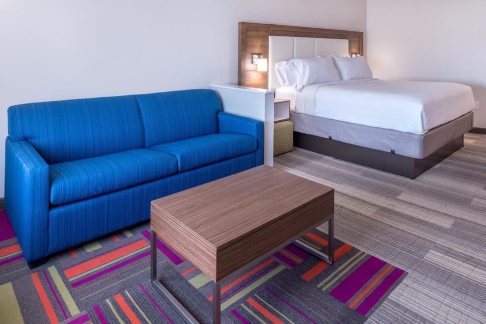 Bed, Seating area, Bedroom