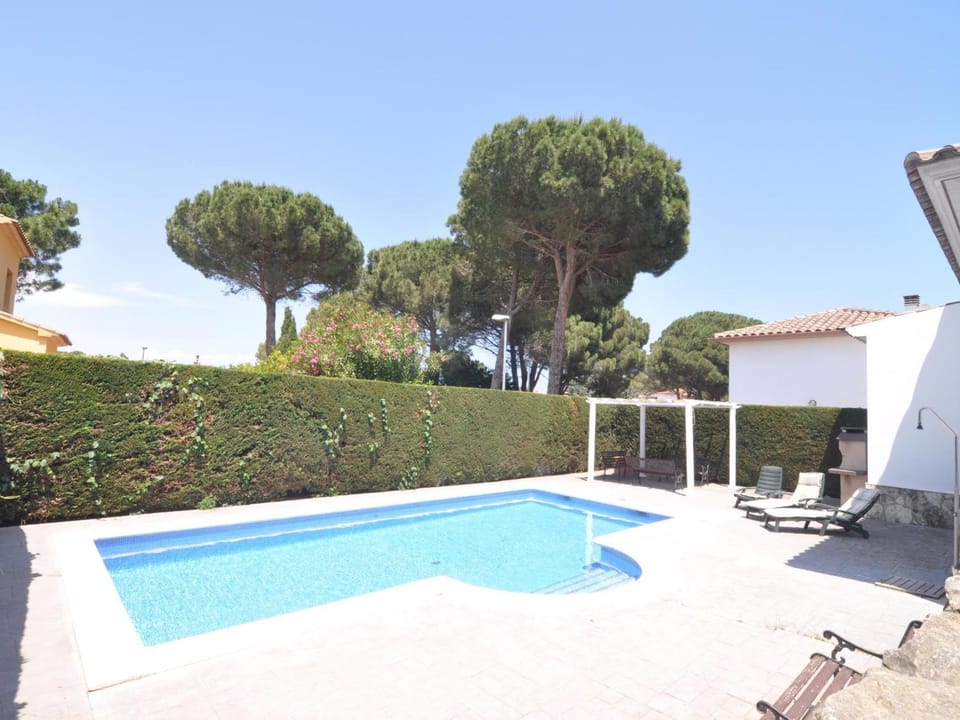 Casa BIG BEAR con Piscina Privada y Wifi en Torroella de Montgrí, Zona Tranquila - HISP-7-29 Villa in L'Escala