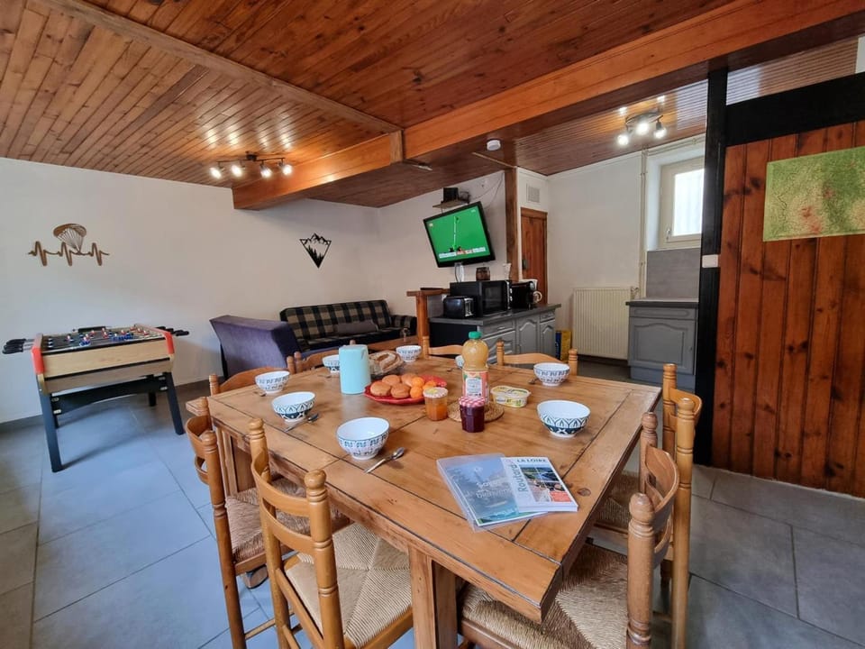 Maison de village en pierres à Chalmazel, idéale pour la nature - FR-1-496-381 House in Auvergne-Rhône-Alpes
