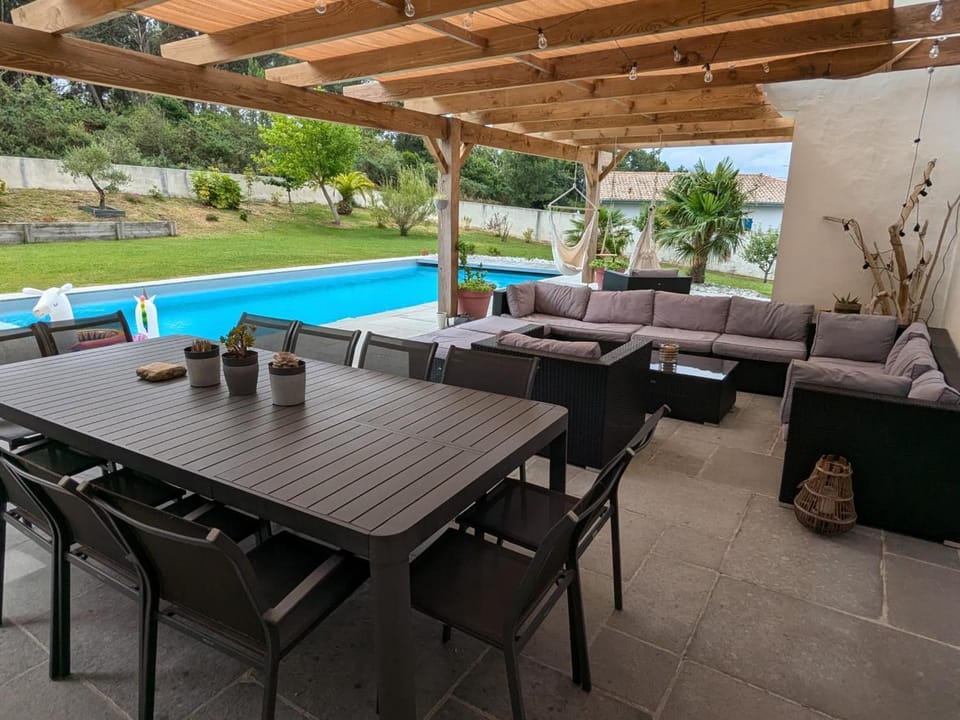 Superbe villa avec piscine chauffée et jardin à 10 min du centre, pour 12 personnes - FR-1-239-1150 House in Saint-Jean-de-Luz