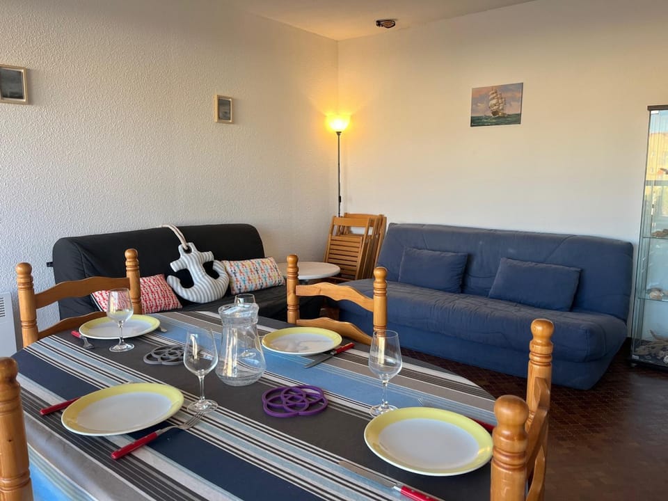 Gruissan - T2 cosy 4 pers - Proche port - FR-1-796-95 Apartment in Gruissan