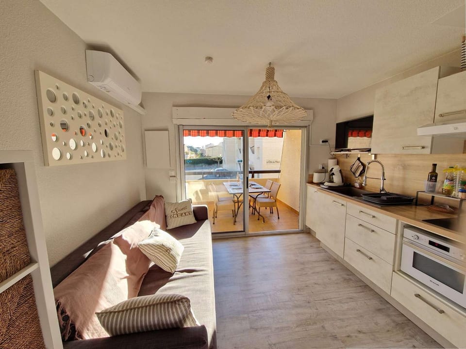 Appartement 2 pièces cabine avec terrasse et parking - FR-1-387-218 Cabin in Marseillan