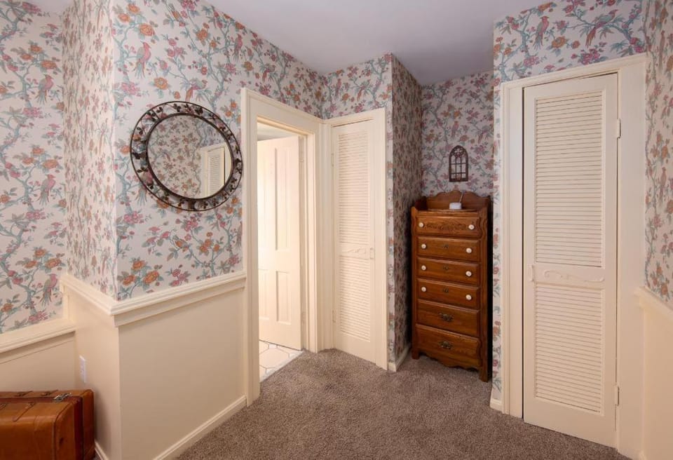 Historic Rider's Hostelry Bed and Breakfast in Mentor