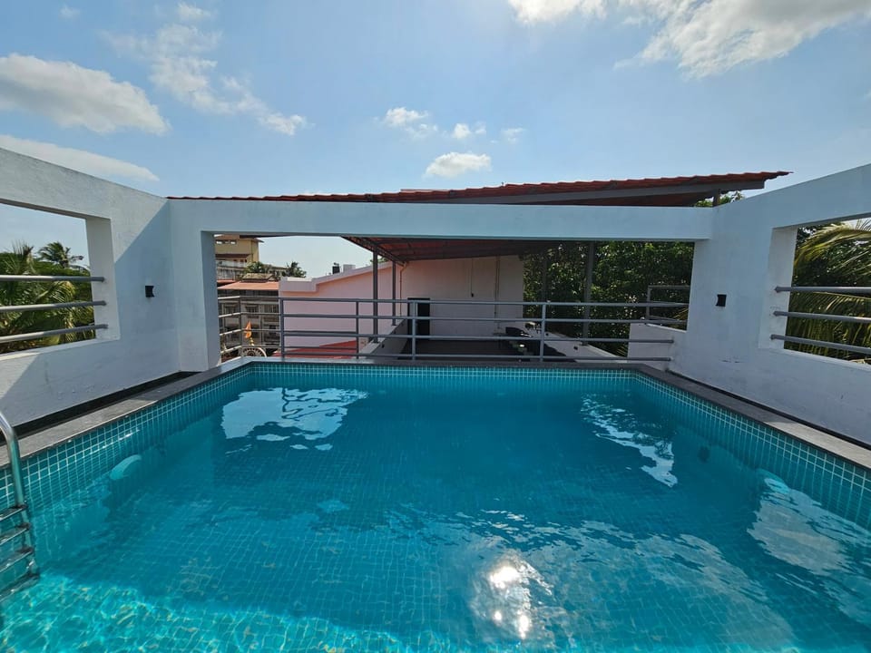 Property building, Pool view, Swimming pool, Swimming pool