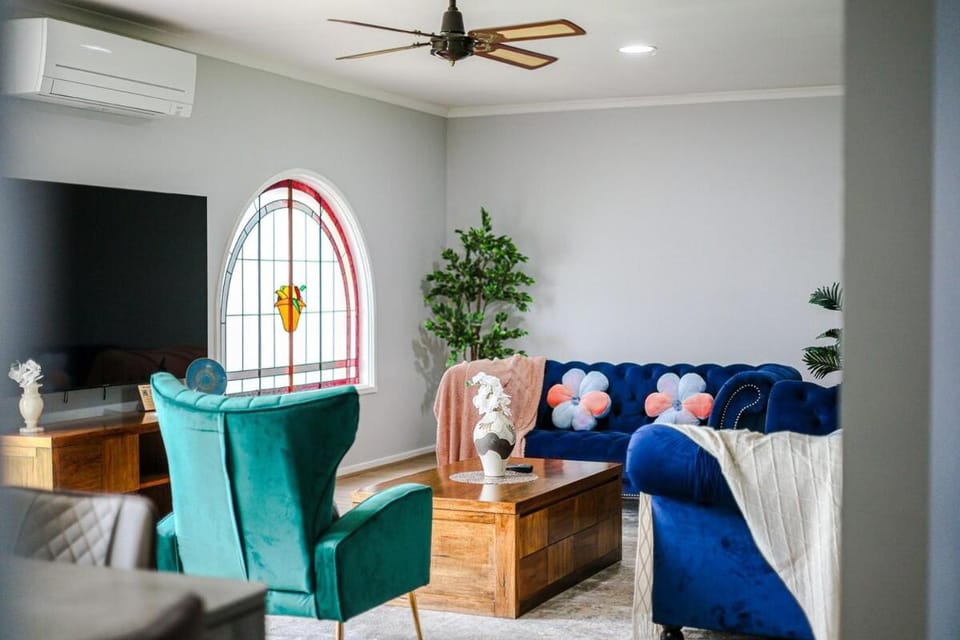 StayAU Pet-Friendly 7Bed Spacious Retreat Morwell House in Morwell