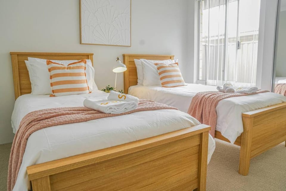 StayAU 5 Beds Pet-friendly Haven Escape in WA House in Perth