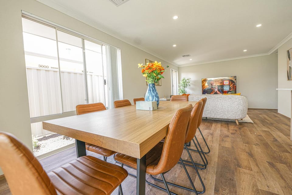 StayAU 5 Beds Pet-friendly Haven Escape in WA House in Perth