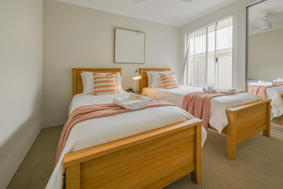 StayAU 5 Beds Pet-friendly Haven Escape in WA House in Perth