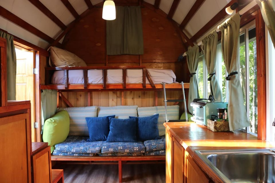 Living room, Seating area, bunk bed