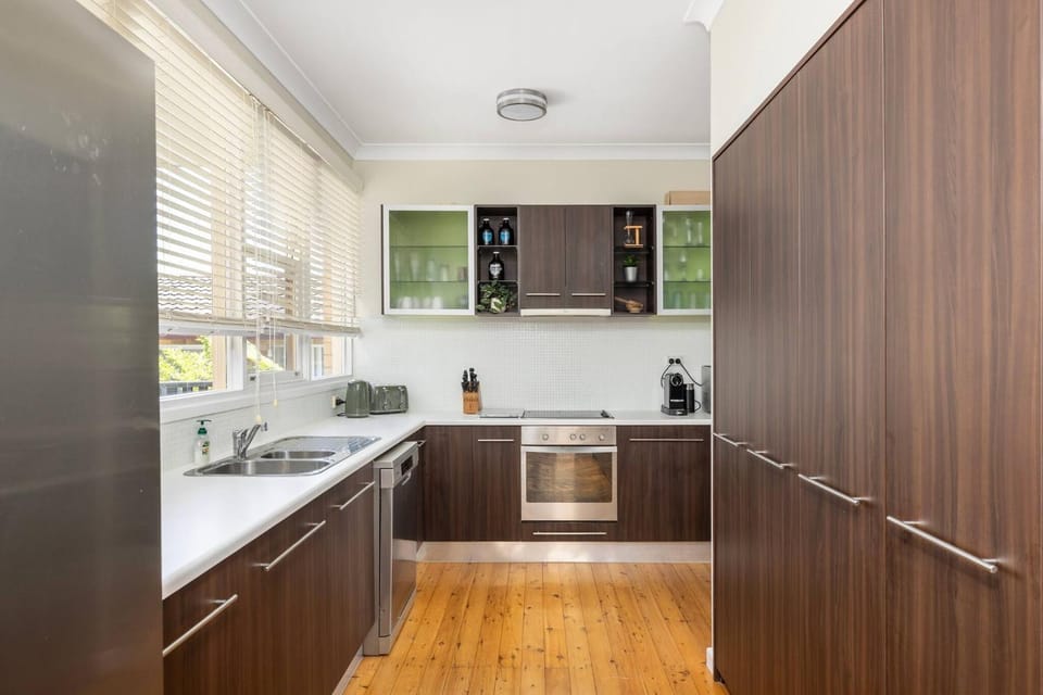 Kitchen or kitchenette, Other, dishwasher, oven, stove