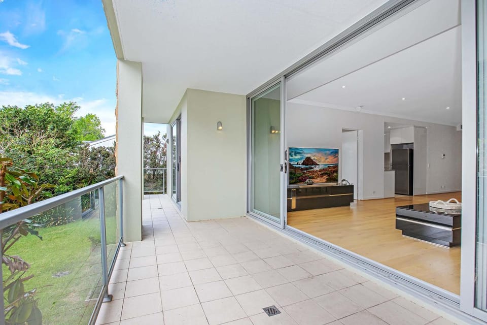 Wonderful Warrawee with Parking and backyard Apartment in Sydney