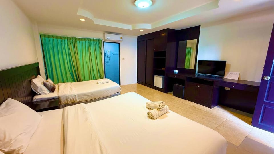 Communal lounge/ TV room, TV and multimedia