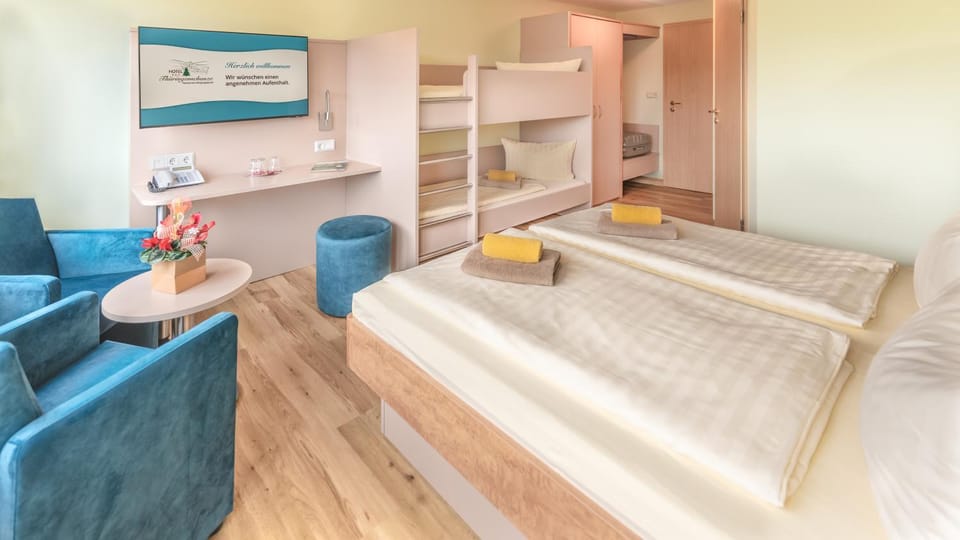 Photo of the whole room, Bedroom