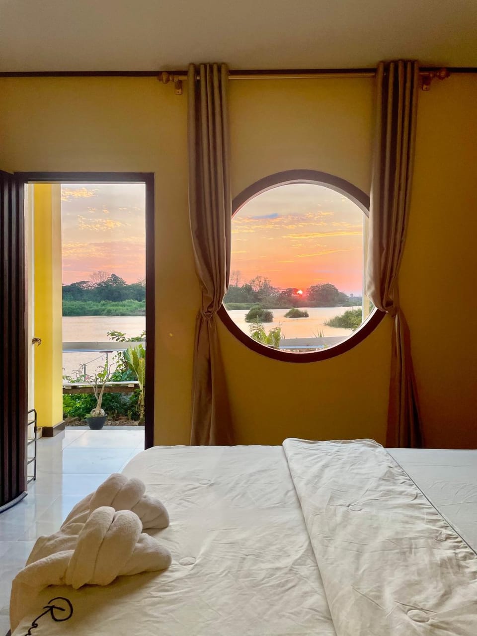 Tena Don Det Sunset Guest House Hotel in Cambodia