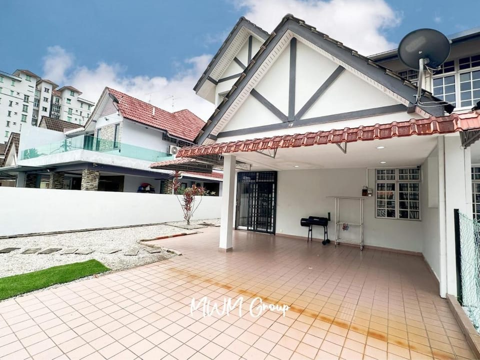 Property building, Patio