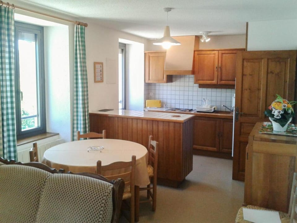 Clévacances 3 clés 6 personnes à la tieule House in Occitanie