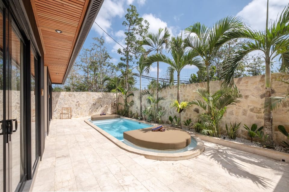Property building, Swimming pool