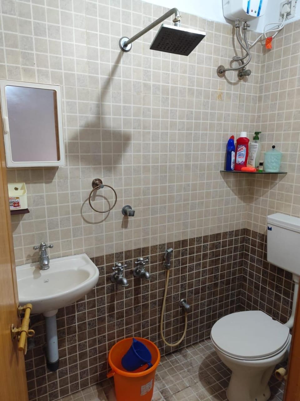 Shower, Toilet, Bathroom