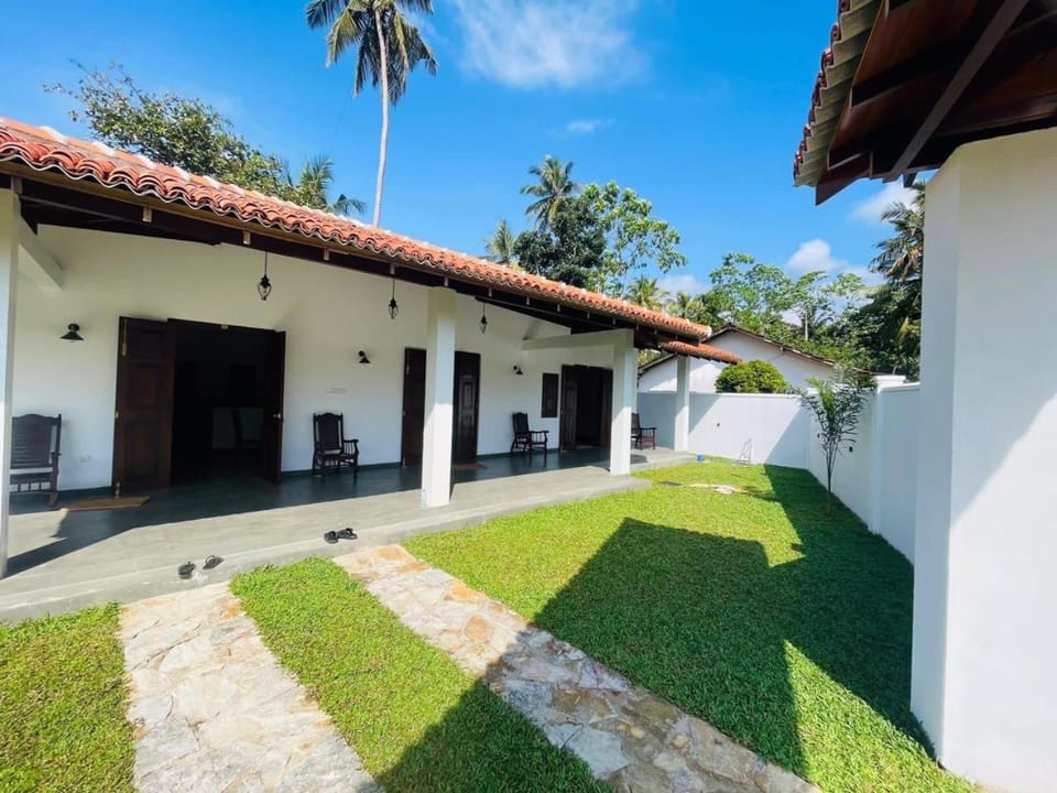 Property building, Garden, Garden, Balcony/Terrace, Garden view
