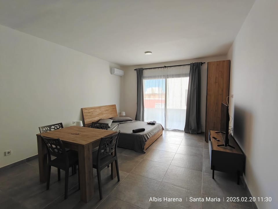 Kitchen or kitchenette, Dining area, Bedroom