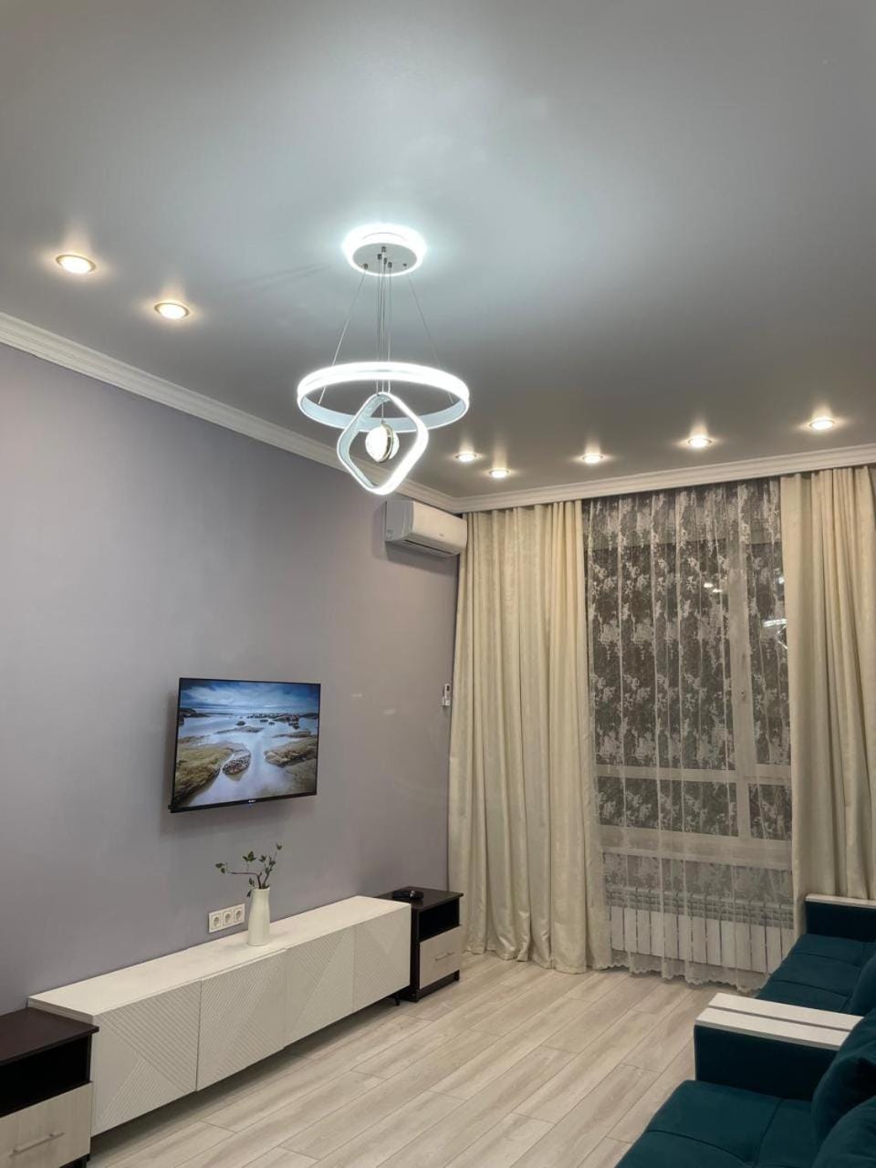 TV and multimedia, Living room, Seating area, air conditioner
