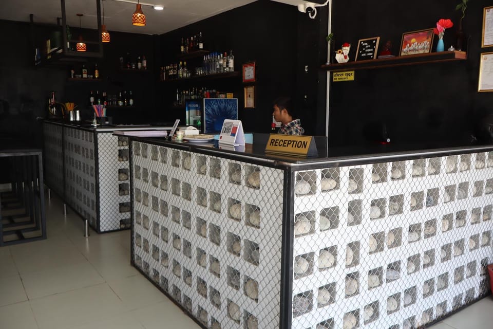 Lounge or bar, Food and drinks, Drinks