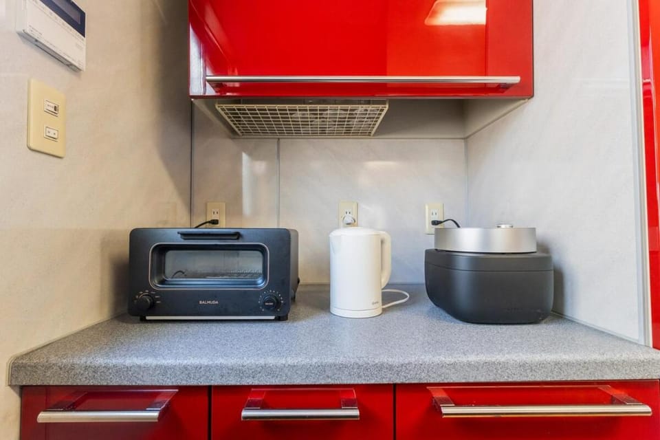 3 Minutes to Tamade Station Over 150sqm 3 Private Rooms Up to 11 Guests Namba 7 Minutes Apartment in Osaka