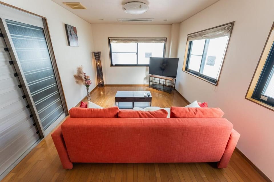 3 Minutes to Tamade Station Over 150sqm 3 Private Rooms Up to 11 Guests Namba 7 Minutes Apartment in Osaka