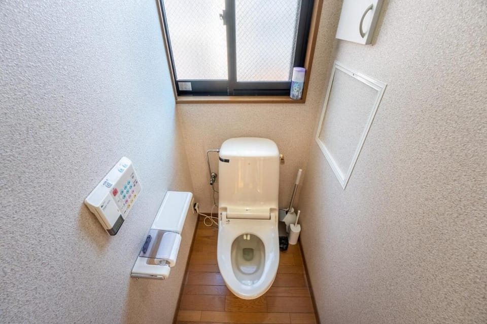 3 Minutes to Tamade Station Over 150sqm 3 Private Rooms Up to 11 Guests Namba 7 Minutes Apartment in Osaka