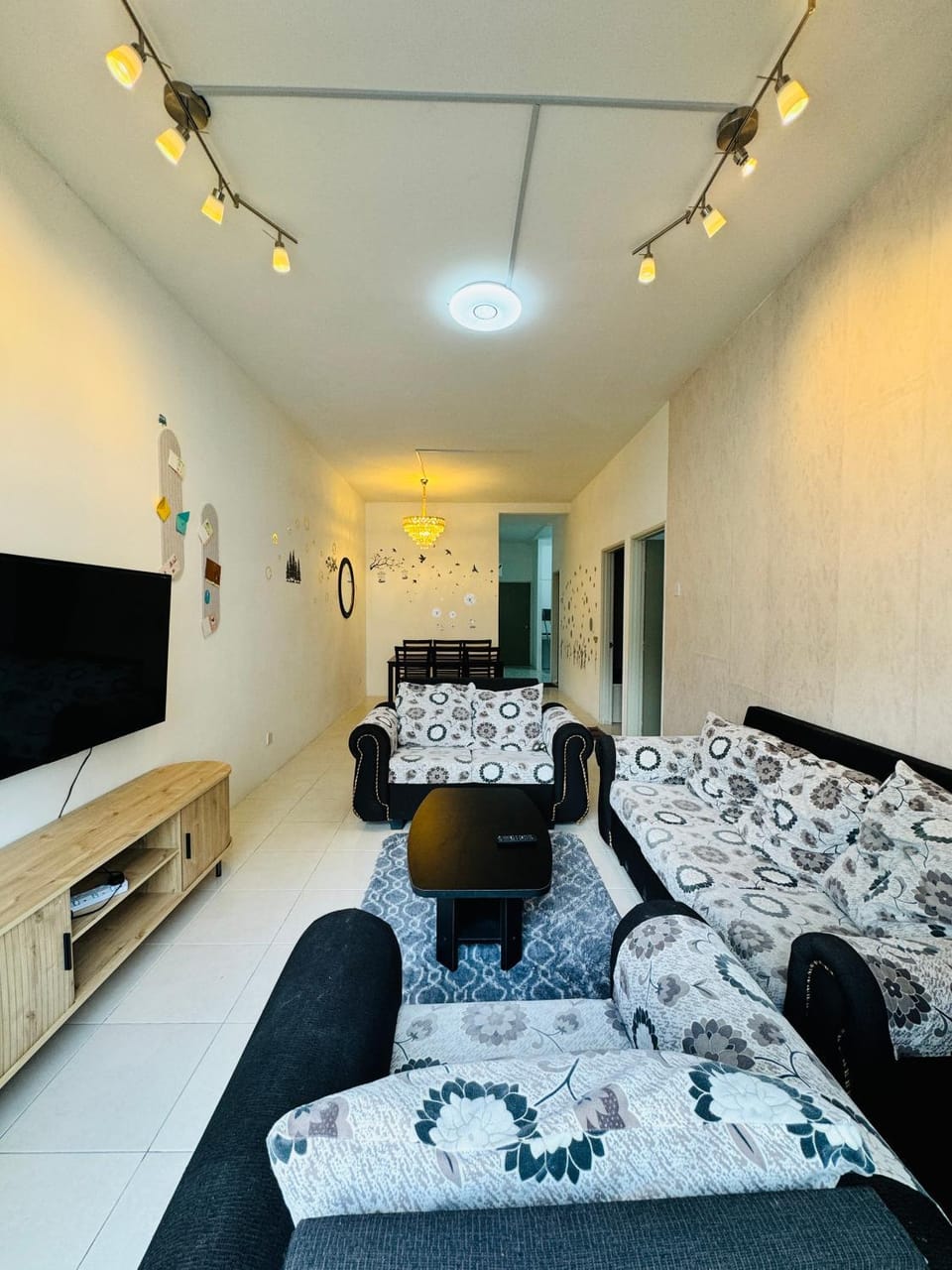 Communal lounge/ TV room, TV and multimedia, Living room, Photo of the whole room, Seating area, Evening entertainment