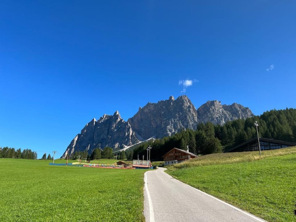 Nearby landmark, Spring, Day, Natural landscape, Mountain view