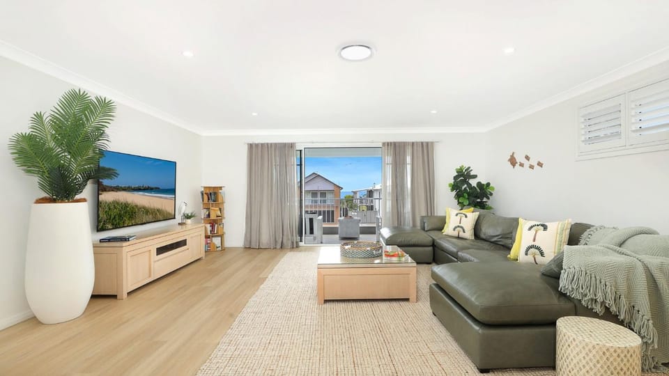 Hamptons Hideaway House in Culburra Beach