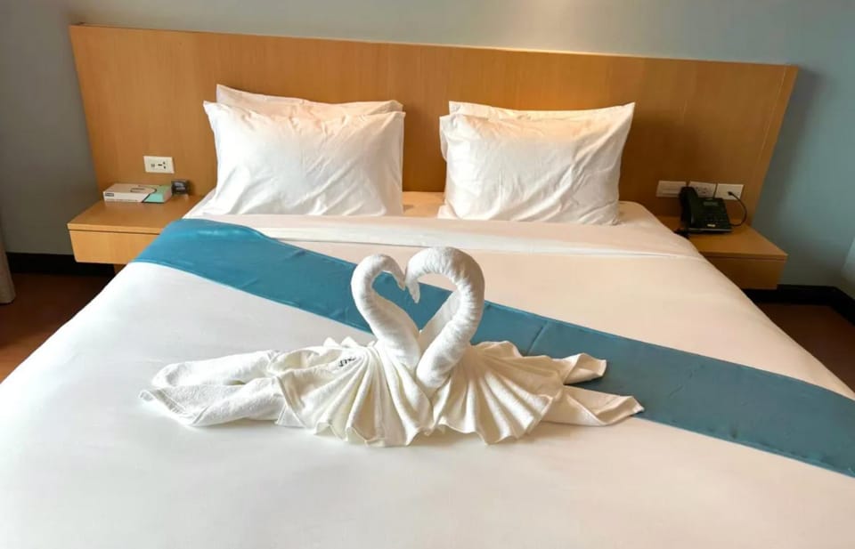Pattaya Poolside Hotel near Terminal 21 & Bus Station Apartment in Pattaya City