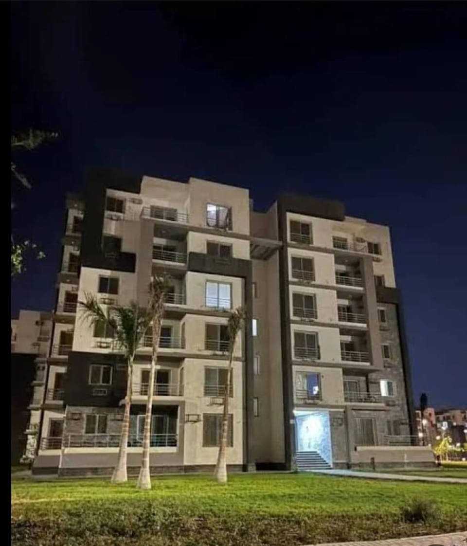 Luxury Apartment In Sheikh Zayed - Jannah 2 Compound Apartment in Egypt