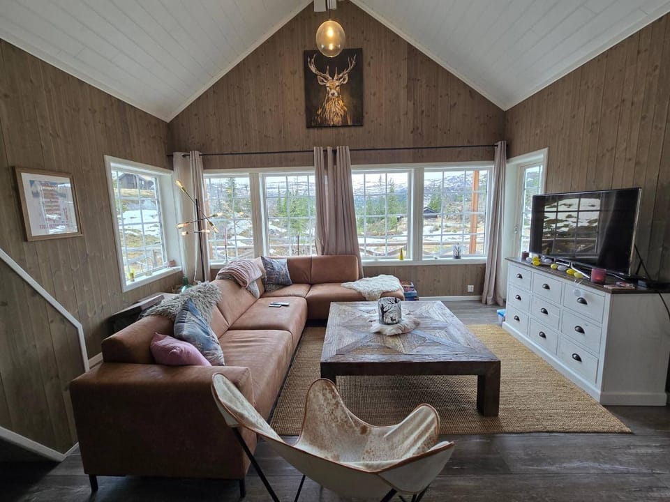 Cozy Cabin Retreat in Fl, Norway - Perfect for Families and Nature Lovers Cabin in Viken, Norway