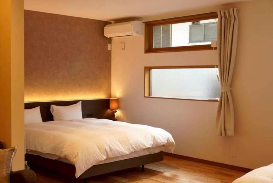 Bed, Decorative detail, Bedroom, young children, older children, internet, air conditioner