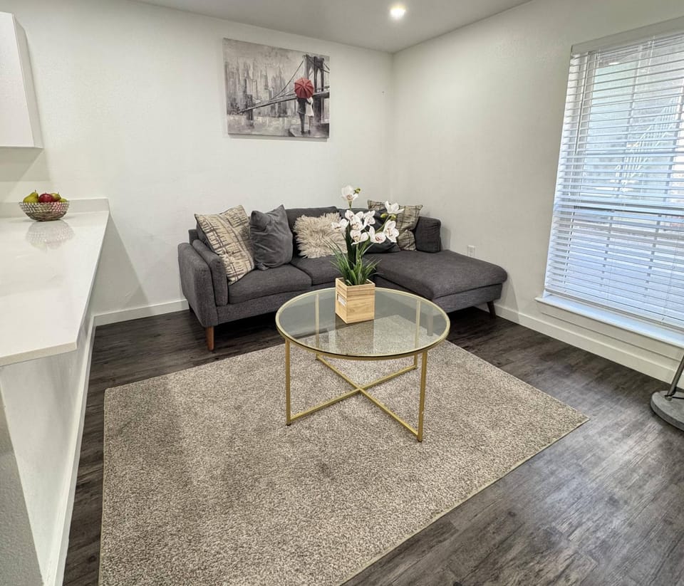 3 DT Dallas l FIFA WORLD CUP READY l 5 Min from Love Field Apartment in Dallas