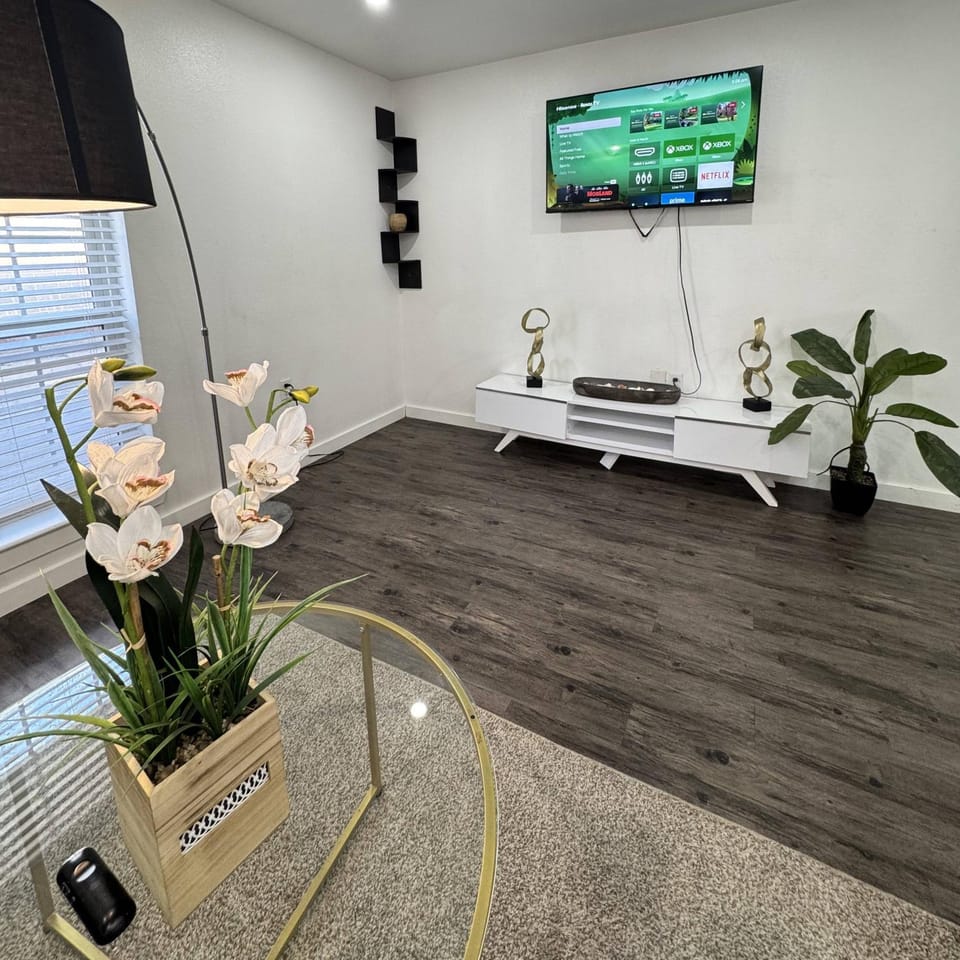 3 DT Dallas l FIFA WORLD CUP READY l 5 Min from Love Field Apartment in Dallas