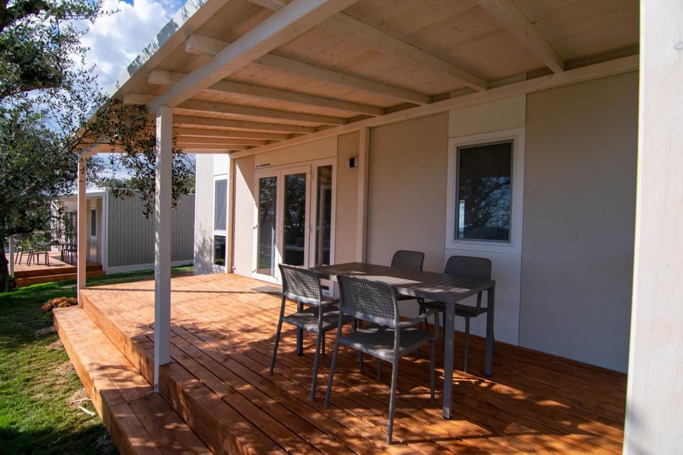 Property building, Balcony/Terrace