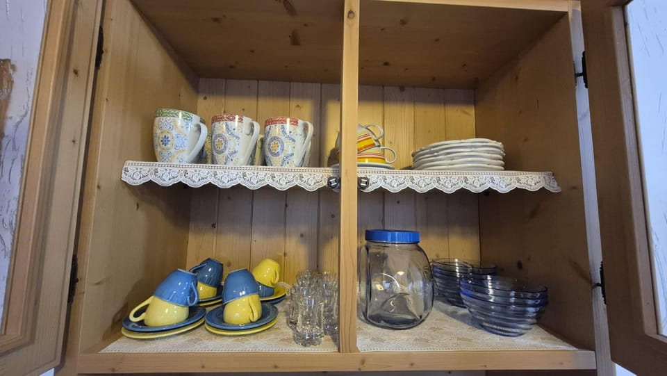 Coffee/tea facilities, Kitchen or kitchenette