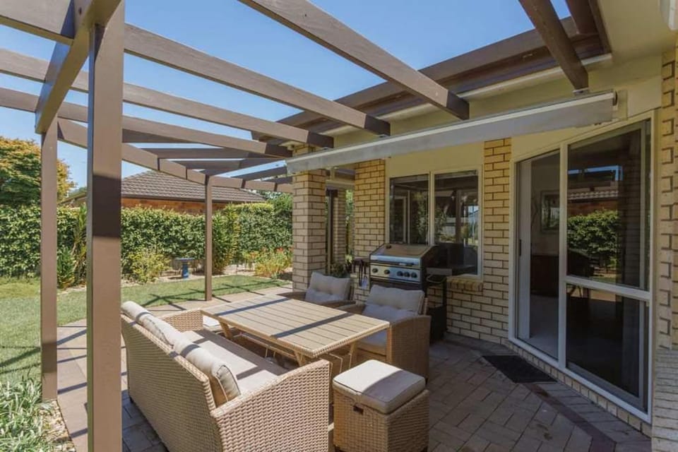 Beachwater Getaway Close to Walks Shops & Dining House in Bay Of Plenty