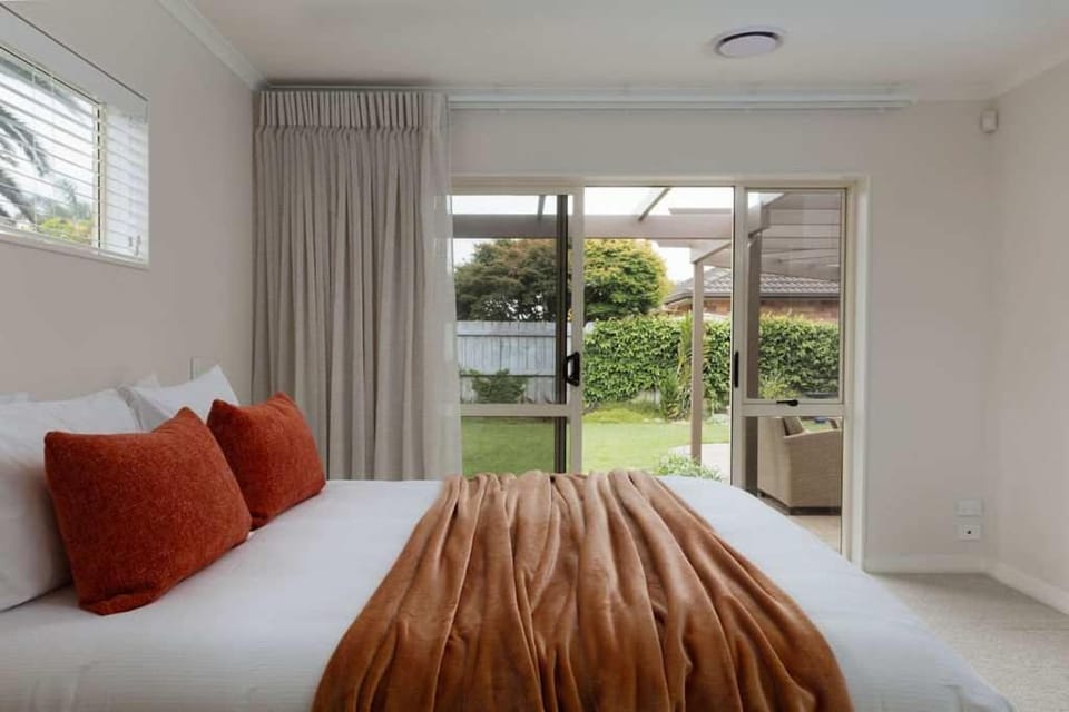 Beachwater Getaway Close to Walks Shops & Dining House in Bay Of Plenty